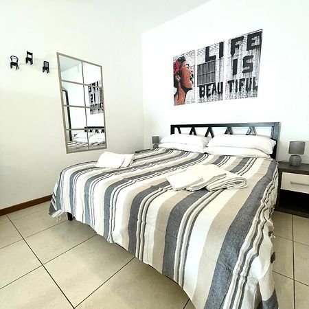 Toret Vanchiglia Studio Apartment Turin Extérieur photo