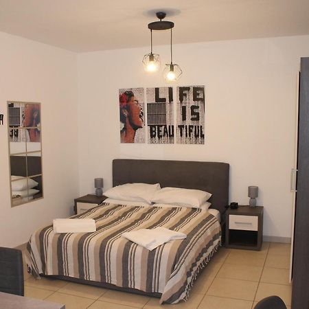 Toret Vanchiglia Studio Apartment Turin Extérieur photo